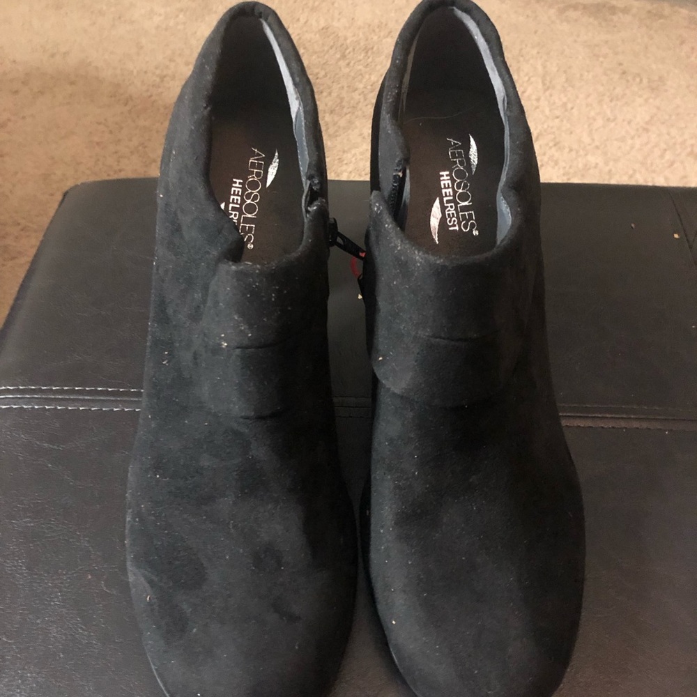 NWOB black platform heel zipper round toe size 11 booty by aerosols heel rest